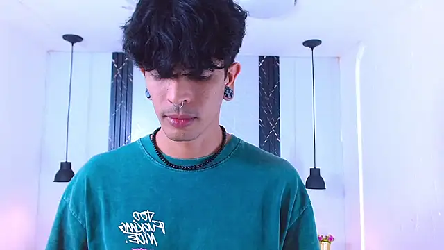 Snapshot of Franvill_Trato chatting on 11.08.25 Franvill Trato online show from 11.08.25