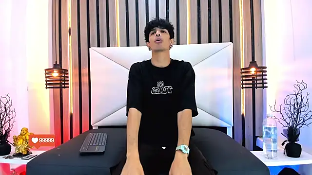 Snapshot of Franvill_Trato chatting on 11.27.25 Franvill Trato online show from 11.27.25