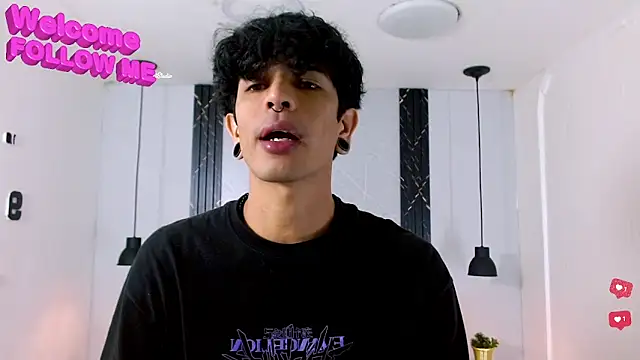 Snapshot of Franvill_Trato chatting on 12.04.25 Franvill Trato online show from 12.04.25