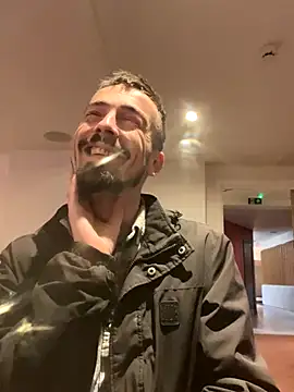 Snapshot of jaycoy22 chatting on 11.28.25 jaycoy22 online show from 11.28.25