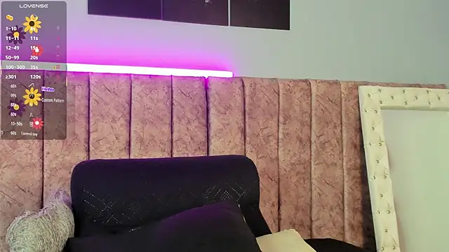 Niicolle Evanss online show from 01.11.26