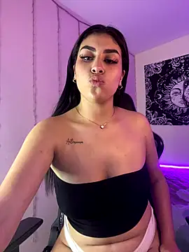 Snapshot of Alejandra-Torres chatting on 09.18.25 Alejandra-Torres online show from 09.18.25