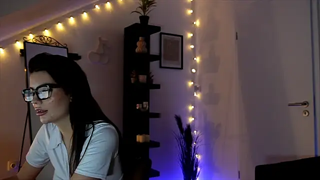 SophieFleur online show from 10.25.25