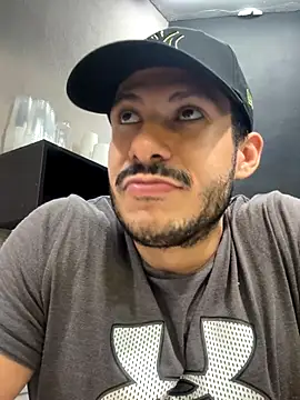 Snapshot of Darg98 chatting on 09.13.25 Darg98 online show from 09.13.25