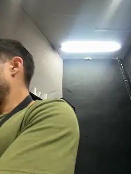 Snapshot of Darg98 chatting on 09.30.25 Darg98 online show from 09.30.25