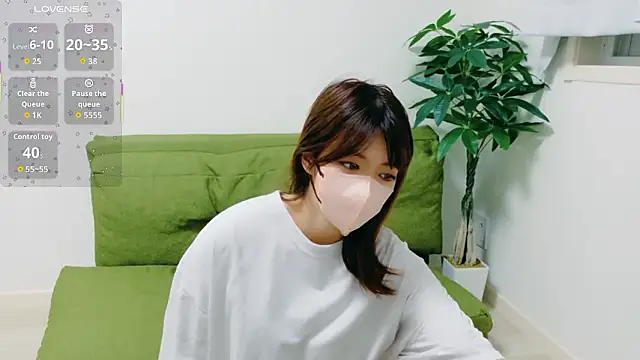 Snapshot of hinachuuu__D chatting on 09.24.25 hinachuuu D online show from 09.24.25