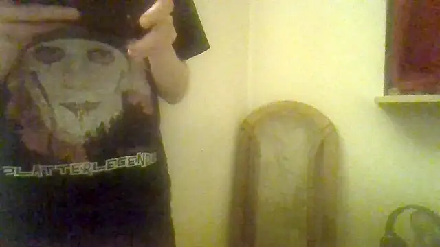 Snapshot of your_boy_toy18 chatting on 10.08.25 your boy toy18 online show from 10.08.25