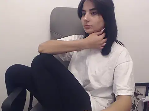 Snapshot of Hot_Bruny chatting on 10.03.25 Hot Bruny online show from 10.03.25