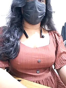 Snapshot of BeautyGirl_sara chatting on 09.18.25 BeautyGirl sara online show from 09.18.25