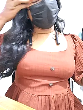 Snapshot of BeautyGirl_sara chatting on 10.15.25 BeautyGirl sara online show from 10.15.25