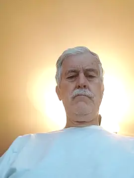 Snapshot of slaveman4you chatting on 11.04.25 slaveman4you online show from 11.04.25