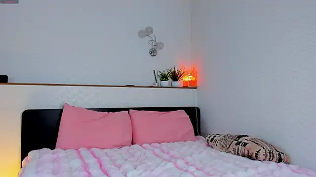 Snapshot of charlottacardi chatting on 10.02.25 charlottacardi online show from 10.02.25