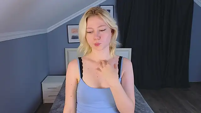 Violet Willis online show from 09.23.25