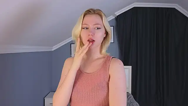 Violet Willis online show from 10.02.25