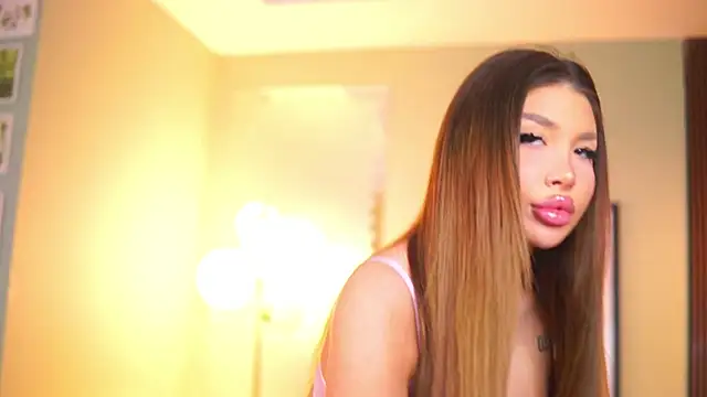 CassyeLips online show from 11.17.25