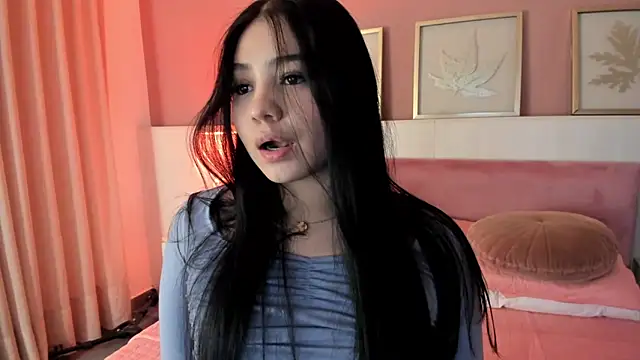 Sara Hills  online show from 09.18.25