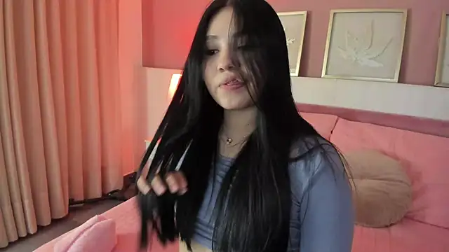 Sara Hills  online show from 09.24.25