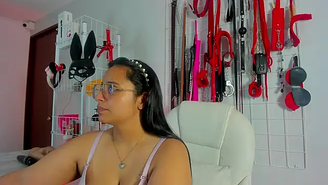  adahara queen online show from 11.21.25