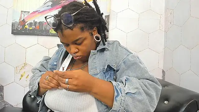 Anaa Fuentess online show from 12.15.25