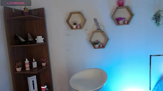 AuroraHans1 online show from 04.07.26