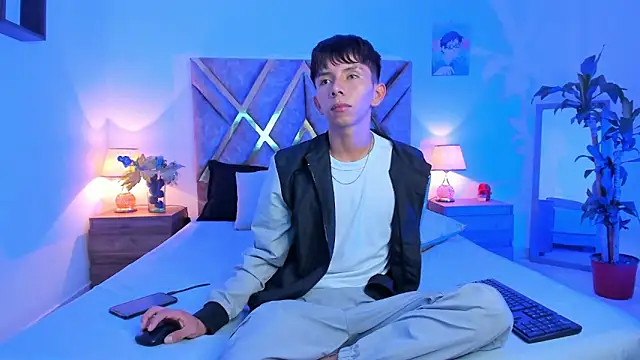 Snapshot of Hyunjin_Son chatting on 10.17.25 Hyunjin Son online show from 10.17.25