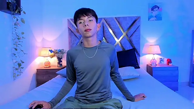 Snapshot of Hyunjin_Son chatting on 10.21.25 Hyunjin Son online show from 10.21.25