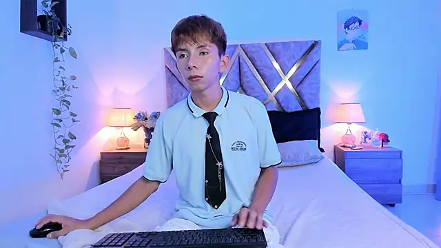 Snapshot of Hyunjin_Son chatting on 10.24.25 Hyunjin Son online show from 10.24.25