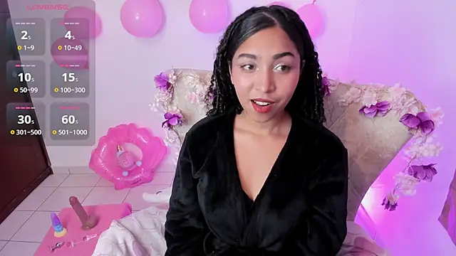 Snapshot of lily_evays_69 chatting on 11.19.25 lily evays 69 online show from 11.19.25