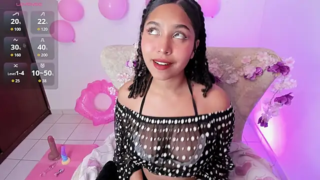 Snapshot of lily_evays_69 chatting on 11.27.25 lily evays 69 online show from 11.27.25