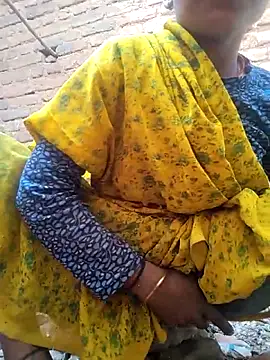 Idhika Handoo online show from 04.17.26