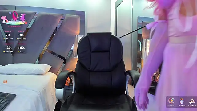 Snapshot of Abril_monroe_ chatting on 11.01.25 Abril monroe online show from 11.01.25