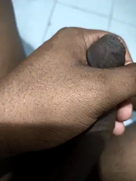 Leon hot33 online show from 03.28.26