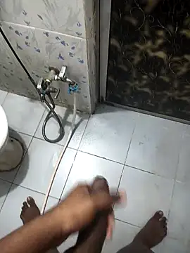 Leon hot33 online show from 04.02.26