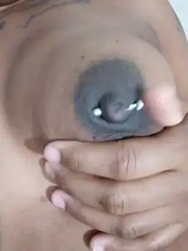 Snapshot of nessinha12 chatting on 10.30.25 nessinha12 online show from 10.30.25