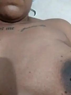 Snapshot of nessinha12 chatting on 10.31.25 nessinha12 online show from 10.31.25