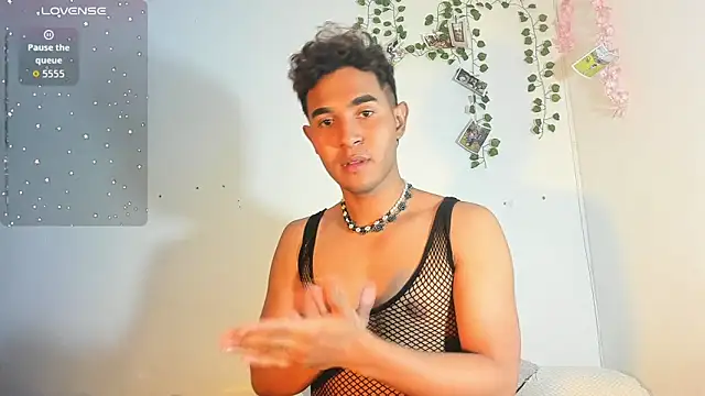 cute sammy 1 online show from 09.13.25