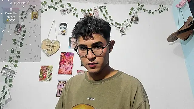 cute sammy 1 online show from 11.26.25