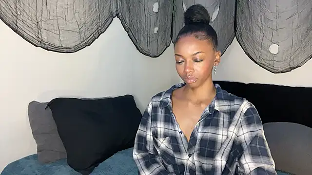 Trixie luv1 online show from 10.22.25