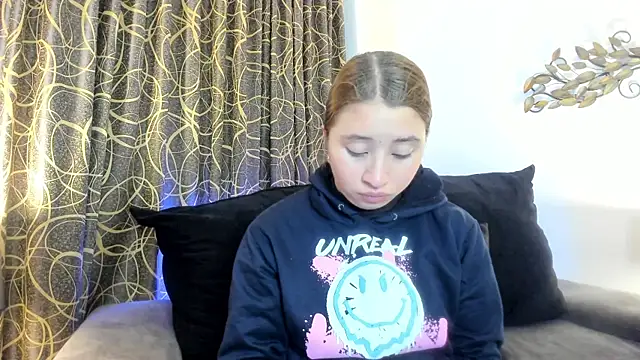 mia skys online show from 02.26.26