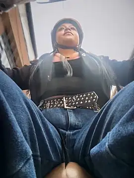 -Mia1 online show from 11.24.25