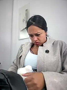 -Mia1 online show from 12.15.25