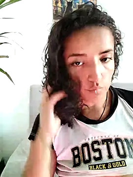 Snapshot of luna_love_xoxo chatting on 10.02.25 luna love xoxo online show from 10.02.25