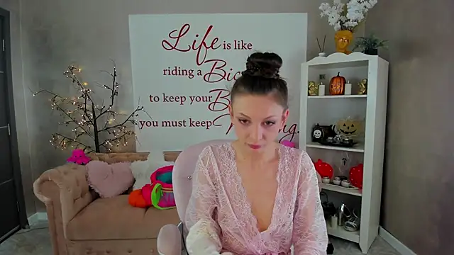 ReynaTheVixen online show from 11.23.25