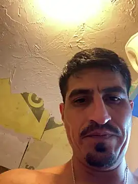 Snapshot of Arce92 chatting on 11.24.25 Arce92 online show from 11.24.25