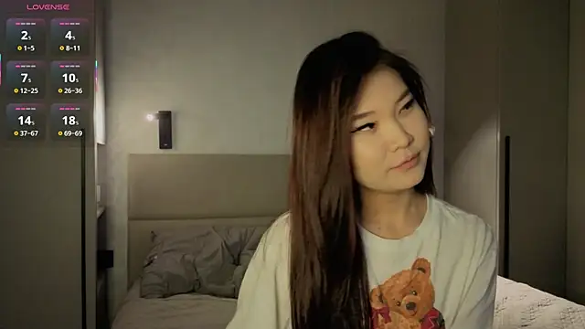 Snapshot of iamyuki chatting on 09.22.25 iamyuki online show from 09.22.25