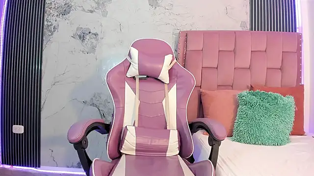 Mia Duarte1 online show from 12.16.25