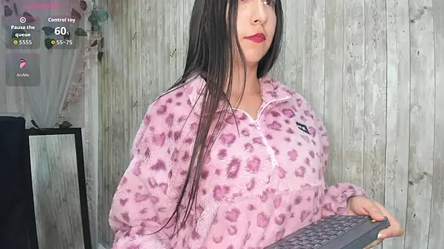 Sophi Thaylorr online show from 09.11.25