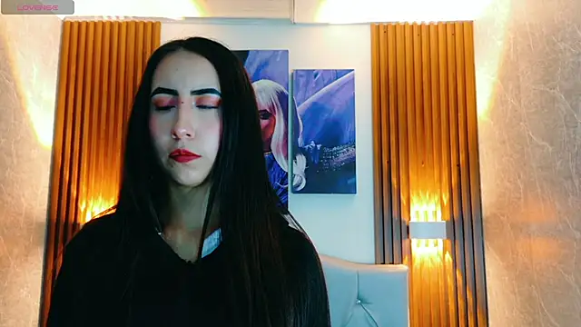 Sophi Thaylorr online show from 09.20.25