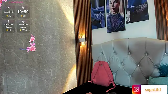 Sophi Thaylorr online show from 09.26.25