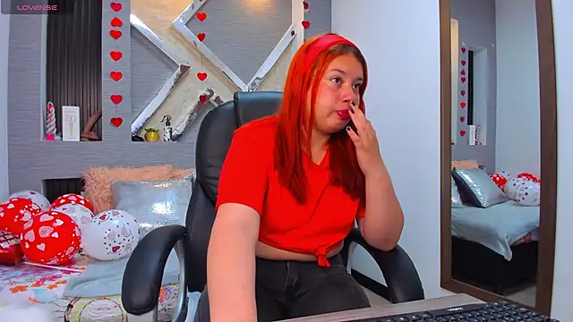 Snapshot of roxana_santini chatting on 09.24.25 roxana santini online show from 09.24.25